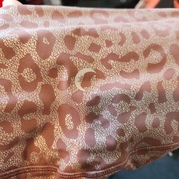 Zyia Mid Rise Cheetah Print Purple Full Length Leggings Womens Size 2 Athleisure - Picture 9 of 9